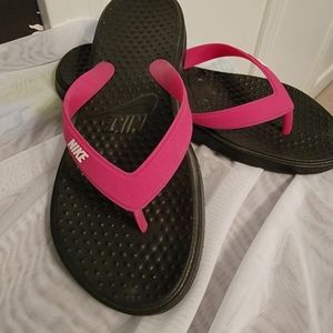 Nike flip flops